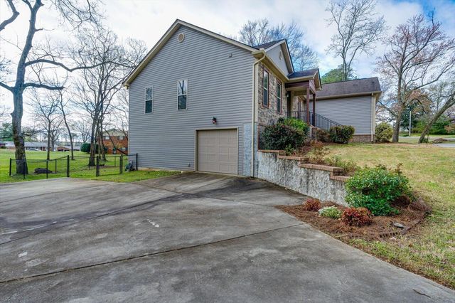 2322 Gale Lane, Chattanooga, TN 37421