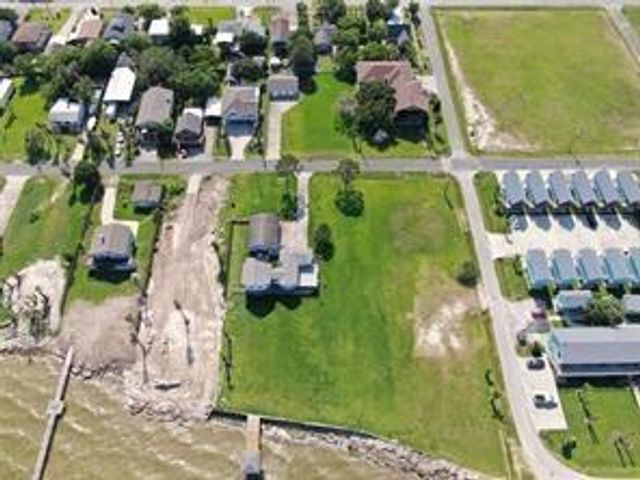 1002 5th, San Leon, TX 77539