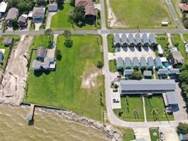 1002 5th, San Leon, TX 77539