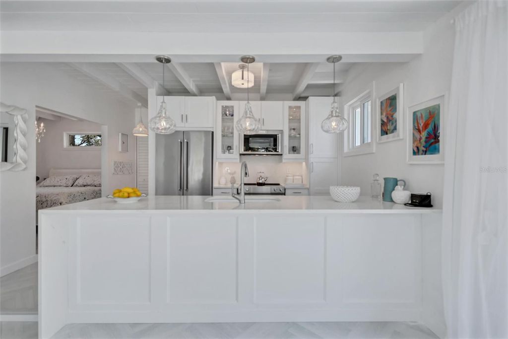 Image 18 of property listing at 643 CALLE DEL OTONO, Sarasota, FL 34242