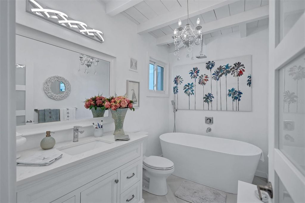 Image 28 of property listing at 643 CALLE DEL OTONO, Sarasota, FL 34242