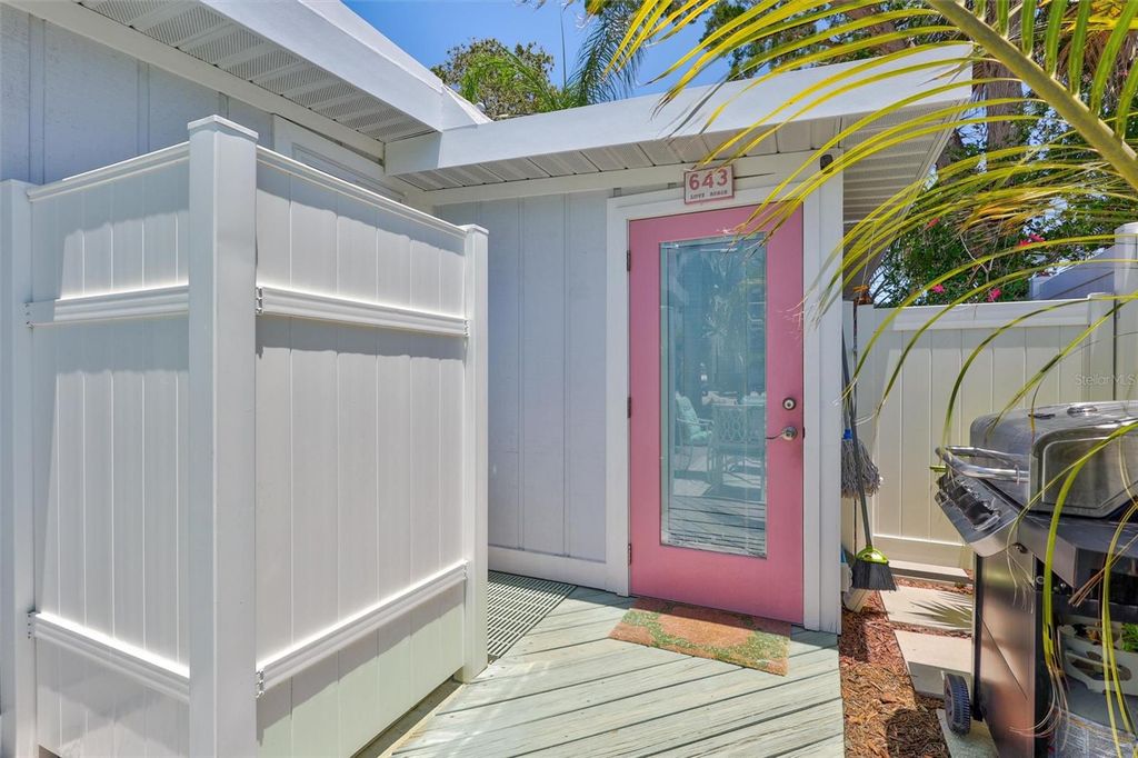 Image 29 of property listing at 643 CALLE DEL OTONO, Sarasota, FL 34242