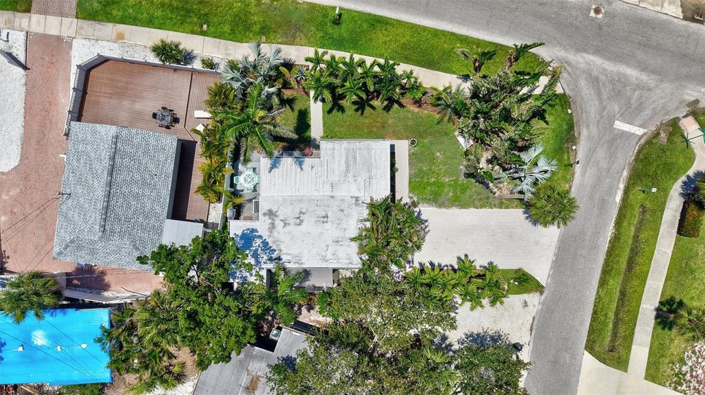 Image 41 of property listing at 643 CALLE DEL OTONO, Sarasota, FL 34242