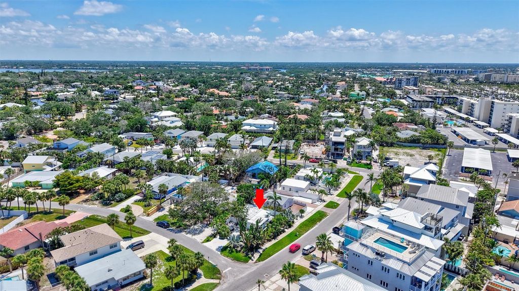 Image 43 of property listing at 643 CALLE DEL OTONO, Sarasota, FL 34242