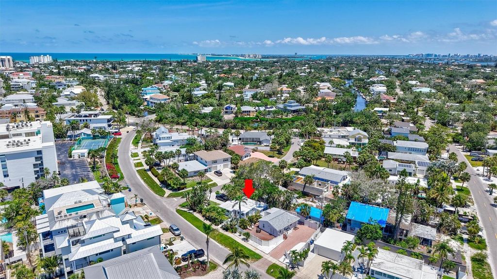 Image 45 of property listing at 643 CALLE DEL OTONO, Sarasota, FL 34242