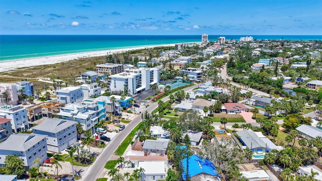 Image 52 of property listing at 643 CALLE DEL OTONO, Sarasota, FL 34242