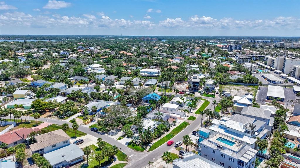 Image 57 of property listing at 643 CALLE DEL OTONO, Sarasota, FL 34242