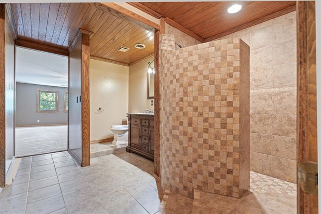 4003 Monte NE Road, Rogers, AR 72758