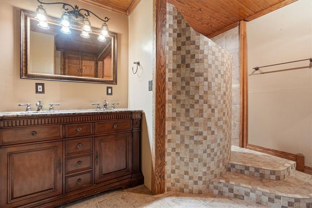 4003 Monte NE Road, Rogers, AR 72758