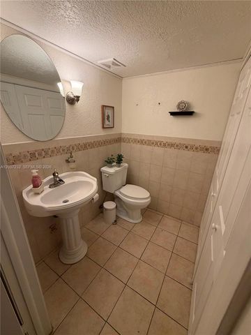 10445 SW 154th Ct 1, Miami, FL 33196