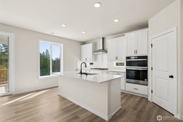 2073 NE Norseman Way, Poulsbo, WA 98370