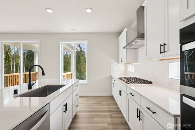 2073 NE Norseman Way, Poulsbo, WA 98370