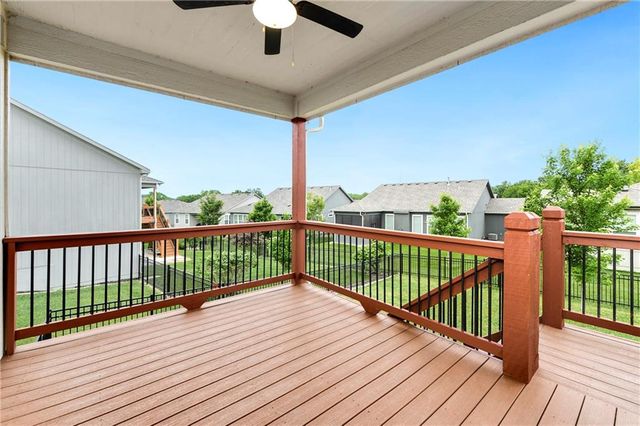 124 SE Briar Valley Lane, Blue Springs, MO 64064