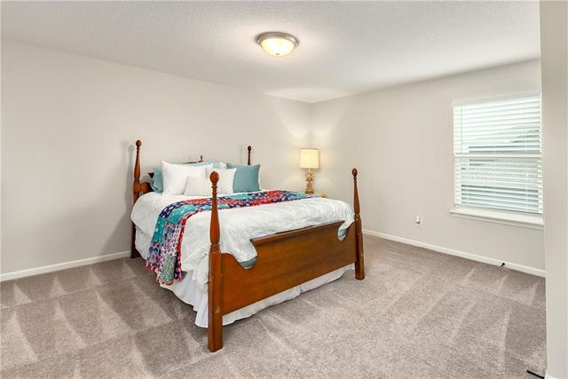 124 SE Briar Valley Lane, Blue Springs, MO 64064