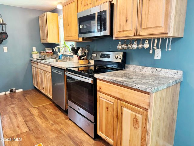 26 Knobhill Road, Sand Lake, NY 12018