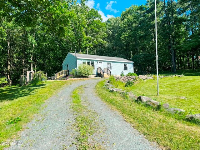 26 Knobhill Road, Sand Lake, NY 12018