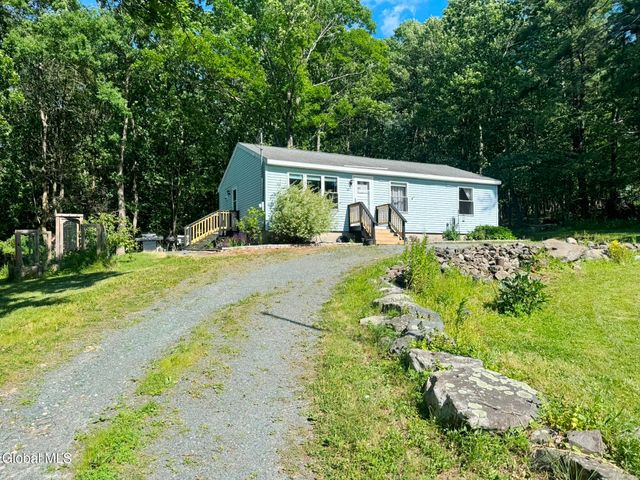 26 Knobhill Road, Sand Lake, NY 12018