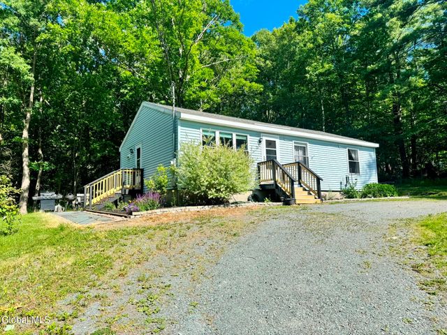 26 Knobhill Road, Sand Lake, NY 12018