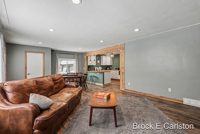 4249 S Hilton Park Road, Fruitport, MI 49415