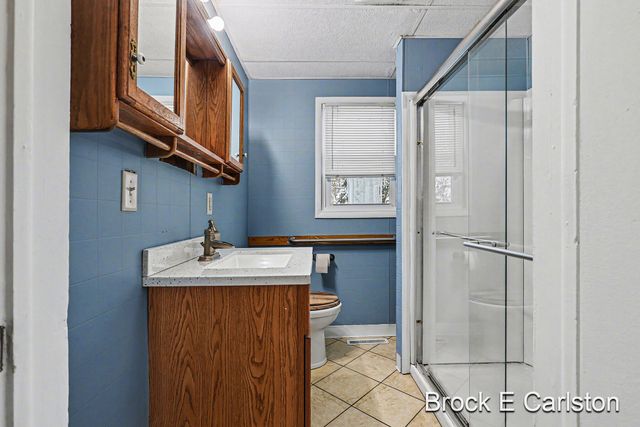 4249 S Hilton Park Road, Fruitport, MI 49415