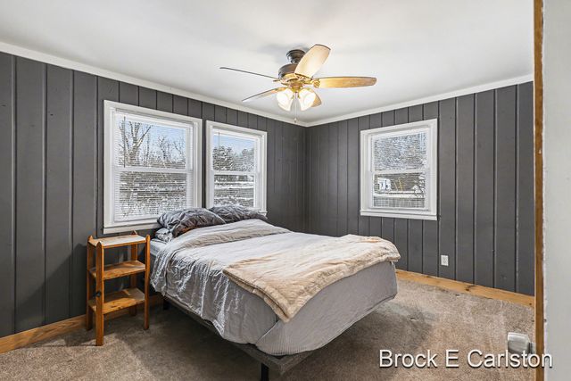 4249 S Hilton Park Road, Fruitport, MI 49415