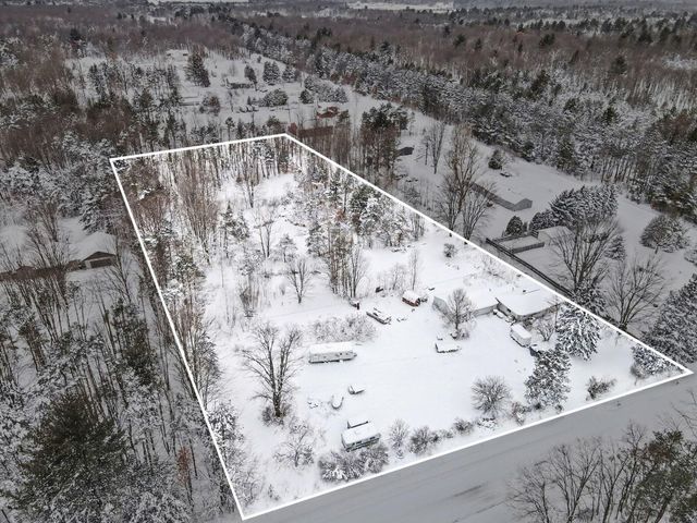 4249 S Hilton Park Road, Fruitport, MI 49415