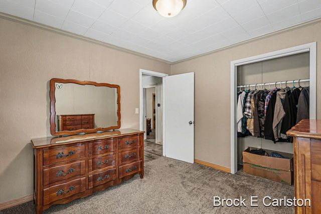 4249 S Hilton Park Road, Fruitport, MI 49415