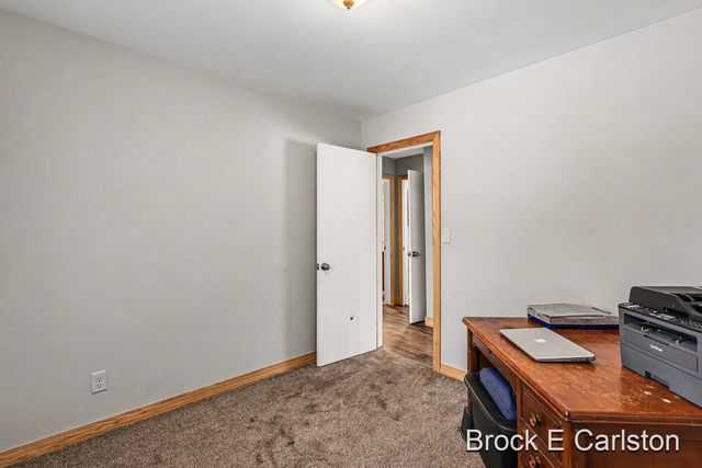 4249 S Hilton Park Road, Fruitport, MI 49415