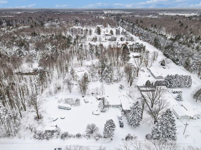 4249 S Hilton Park Road, Fruitport, MI 49415