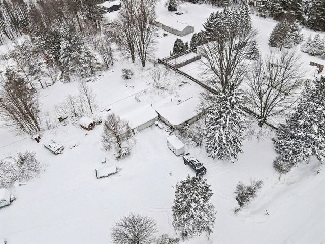 4249 S Hilton Park Road, Fruitport, MI 49415