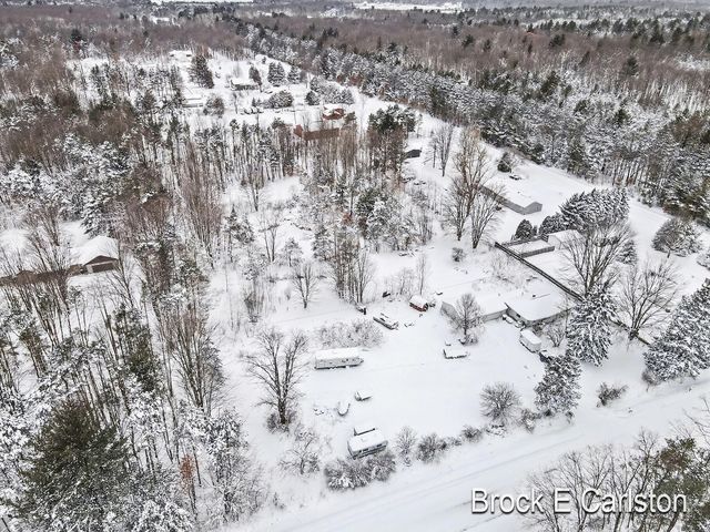 4249 S Hilton Park Road, Fruitport, MI 49415