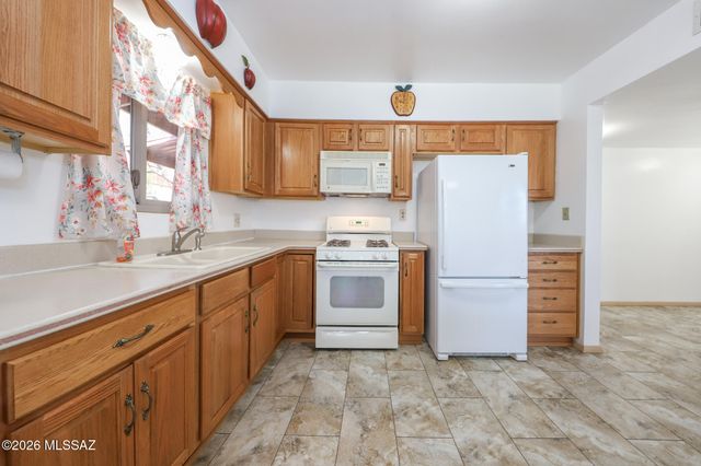 37 N Silverbell Road, Tucson, AZ 85745