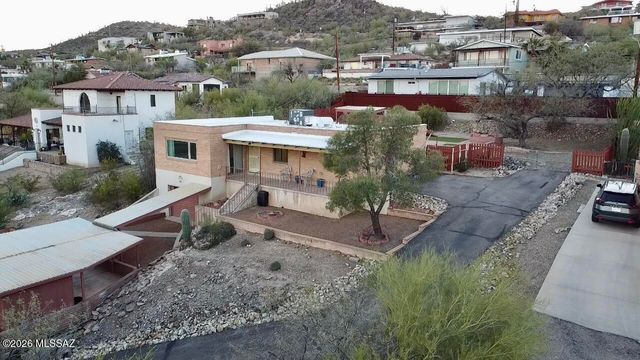 37 N Silverbell Road, Tucson, AZ 85745