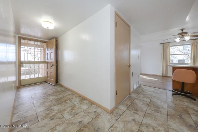 37 N Silverbell Road, Tucson, AZ 85745