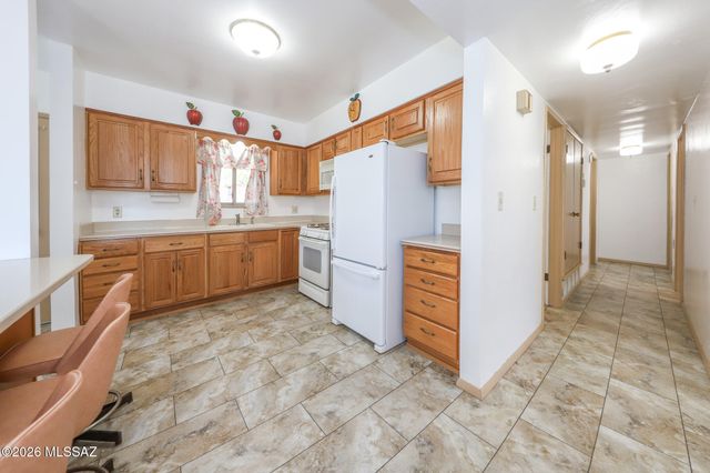37 N Silverbell Road, Tucson, AZ 85745