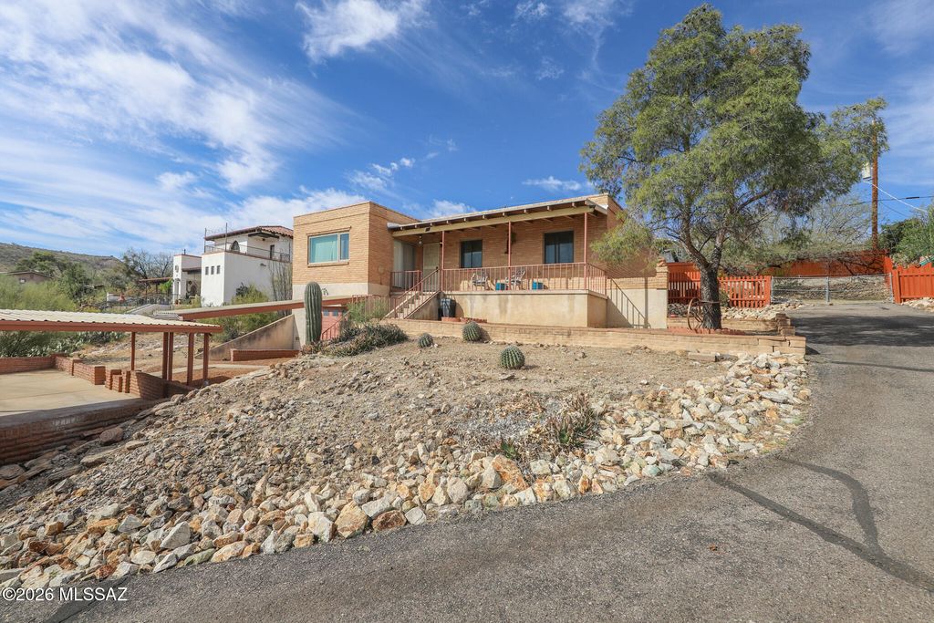 37 N Silverbell Road, Tucson, AZ 85745