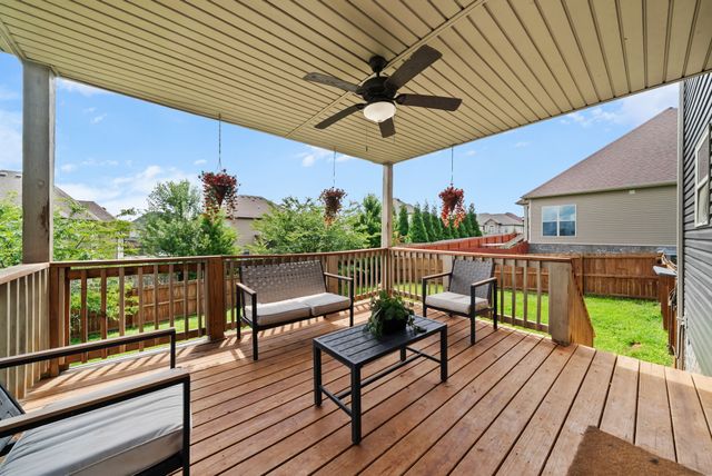 119 Overcrest Ct, Clarksville, TN 37043