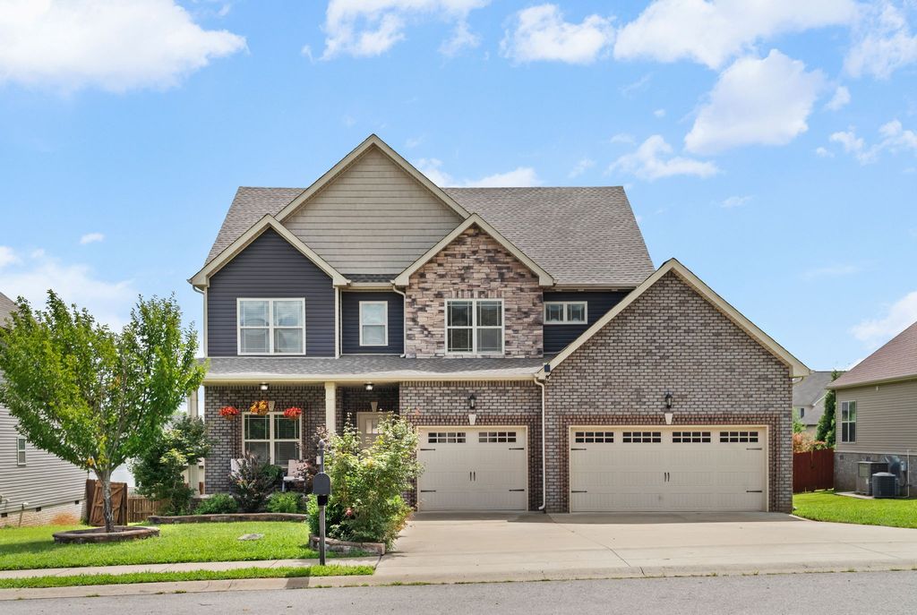 119 Overcrest Ct, Clarksville, TN 37043