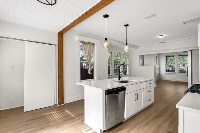 1924 3RD STREET S, St Petersburg, FL 33705