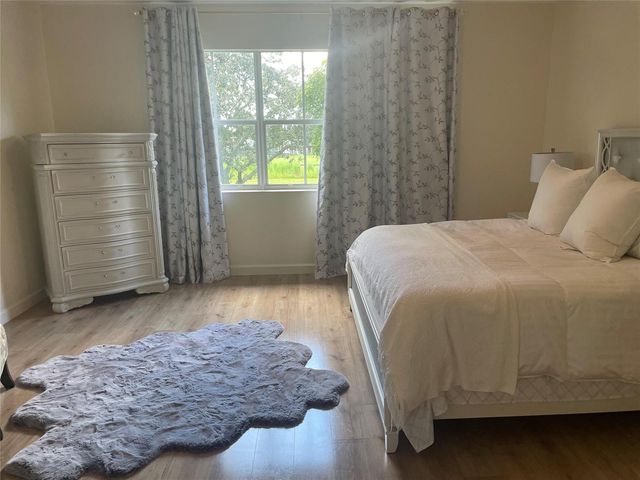 10690 Old Hammock Way, Wellington, FL 33414