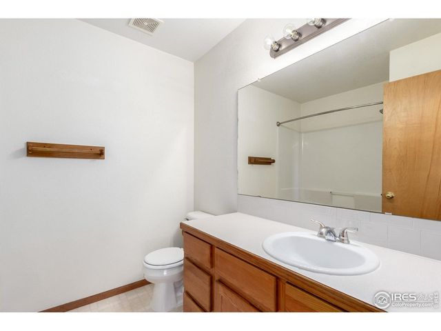 1004 Winona Cir, Loveland, CO 80537