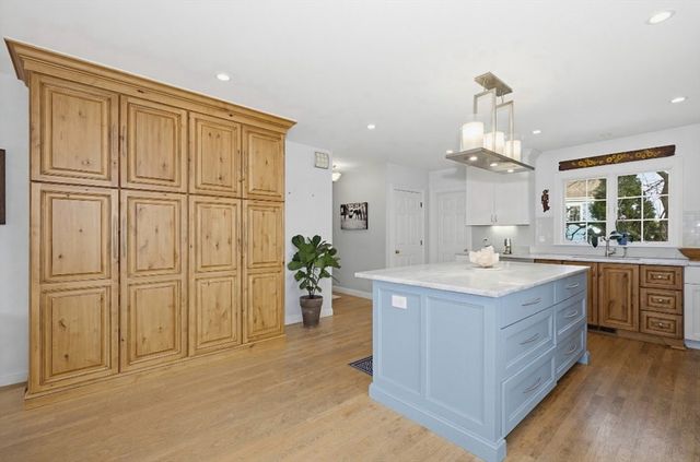 35 Lancaster County Rd 7A, Harvard, MA 01451