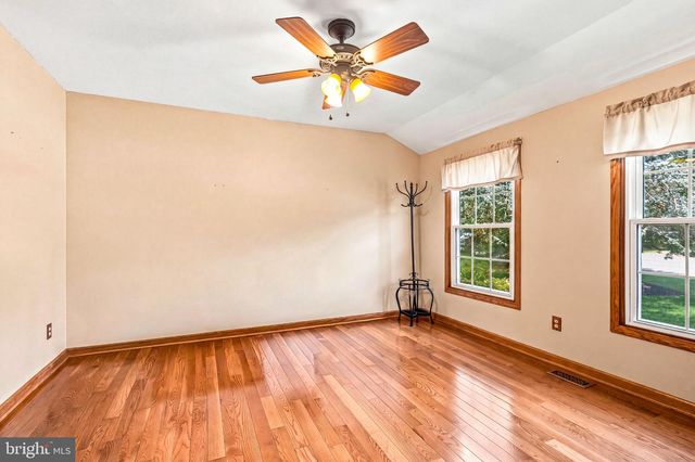 105 DEERFIELD AVE, Marlton, NJ 08053