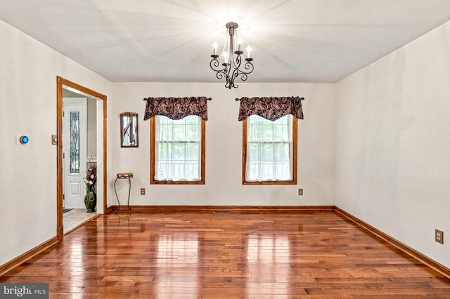 105 DEERFIELD AVE, Marlton, NJ 08053