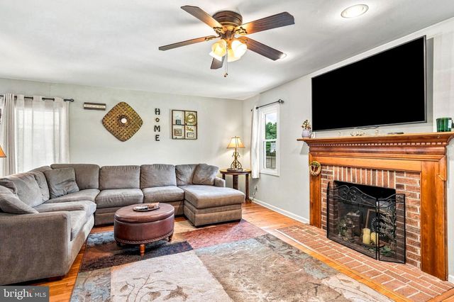 105 DEERFIELD AVE, Marlton, NJ 08053