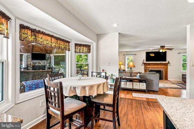 105 DEERFIELD AVE, Marlton, NJ 08053