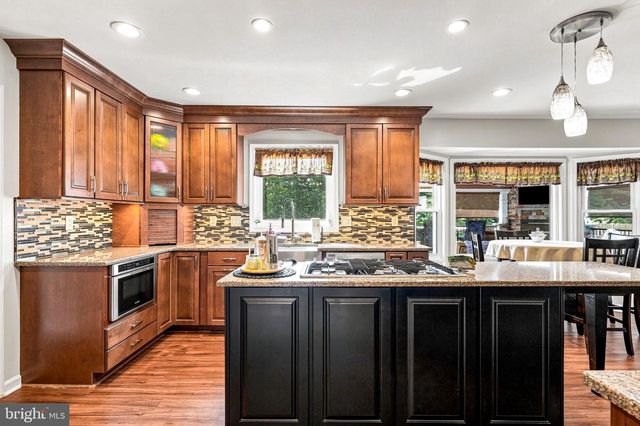 105 DEERFIELD AVE, Marlton, NJ 08053