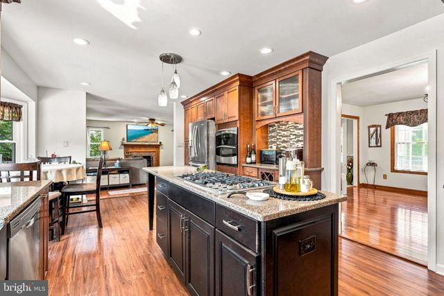 105 DEERFIELD AVE, Marlton, NJ 08053