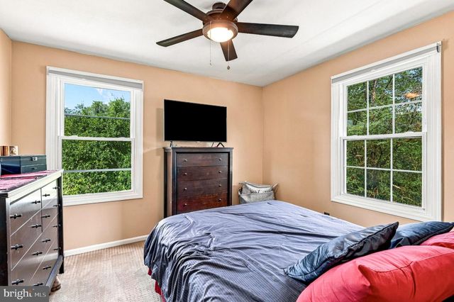 105 DEERFIELD AVE, Marlton, NJ 08053