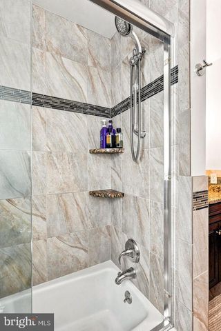 105 DEERFIELD AVE, Marlton, NJ 08053